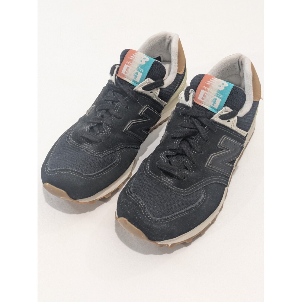 New Balance Women's 574‎ Iconic Sneaker, 8
